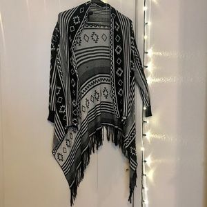 Black and White Forever 21 Tribal Sweater Sz S